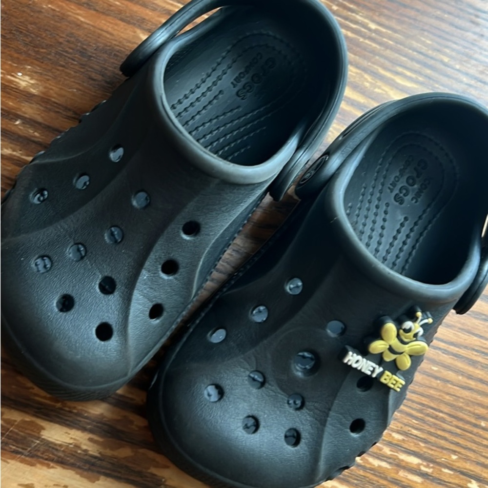 Toddler Black crocs